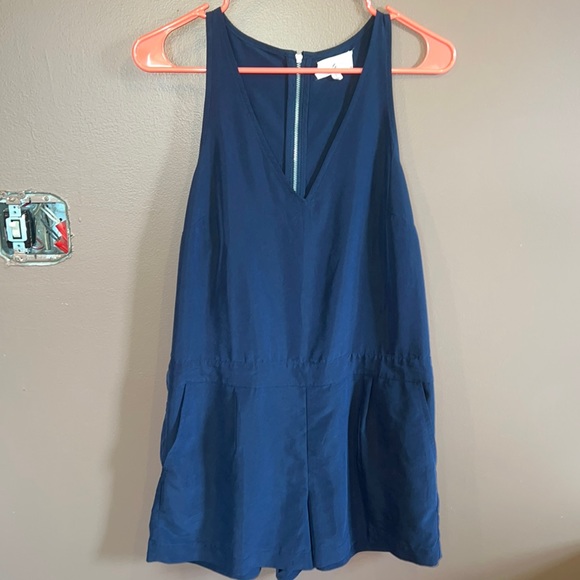 Lou & Grey Navy Sleeveless V-neck Racerback Romper - Picture 4 of 10